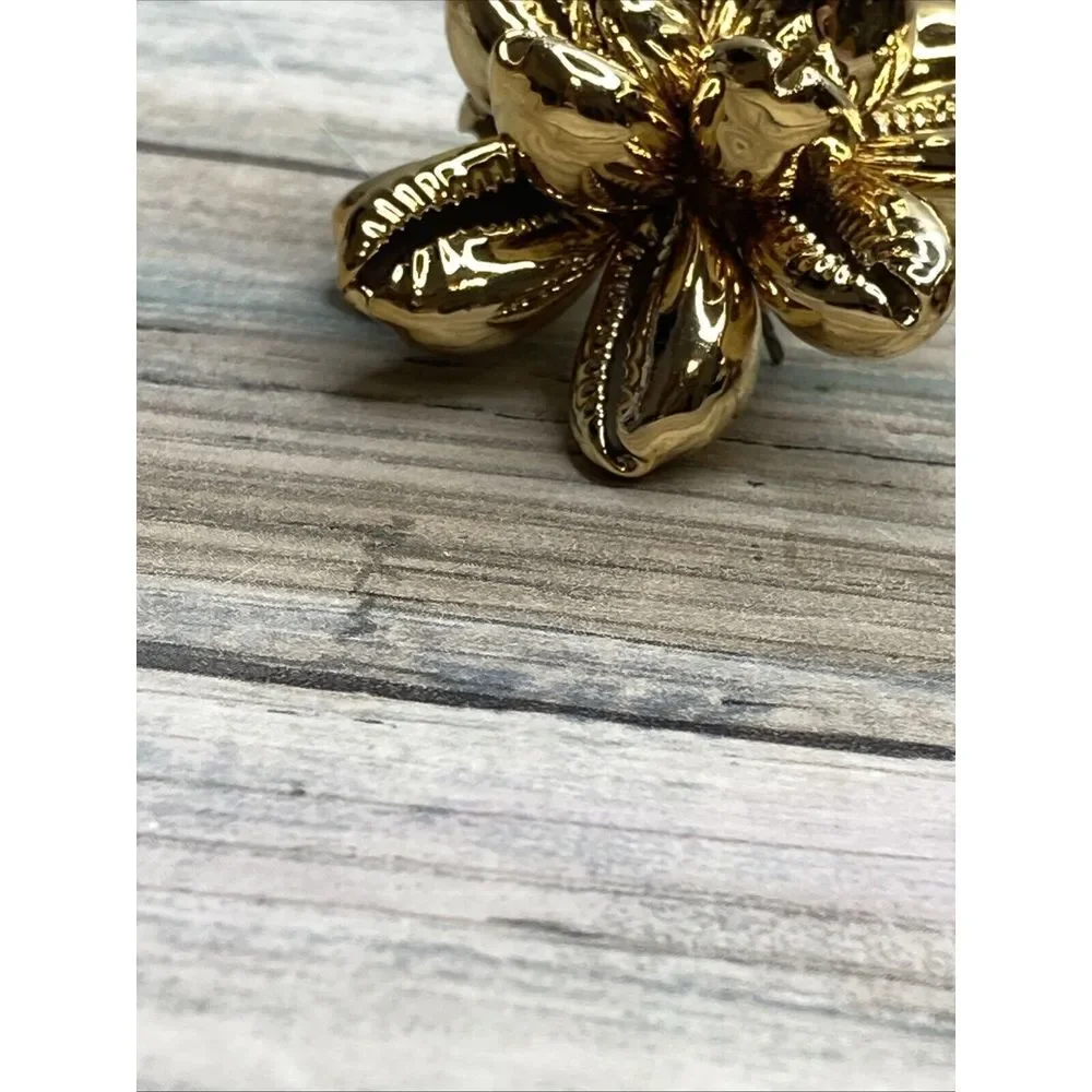 Cluster Sea‎ Shell Earrings Gold Tone Dipped Pierced NWOT Unbranded Flower
